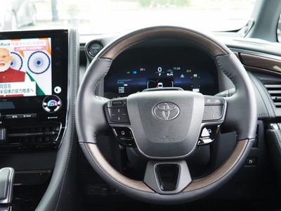 صورة 43 لـ 2025 Toyota ALPHARD