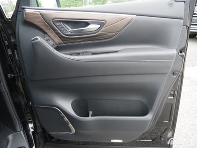 صورة 71 لـ 2025 Toyota ALPHARD