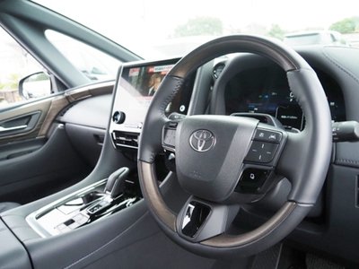 صورة 69 لـ 2025 Toyota ALPHARD