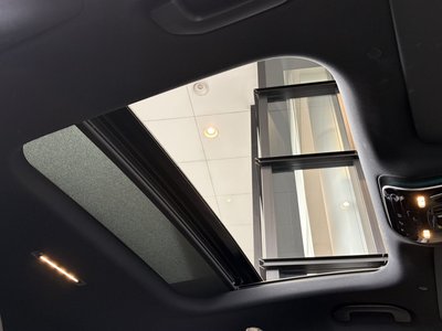 2025 Mercedes-BENZ GLC thumbnail 40