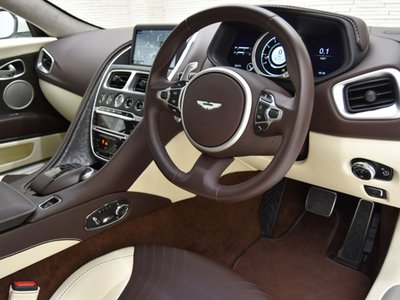 2018 Aston Martin DB11 — миниатюра 25