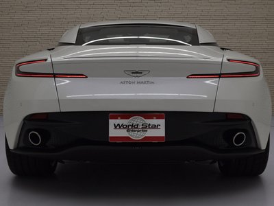 2018 Aston Martin DB11 — миниатюра 8