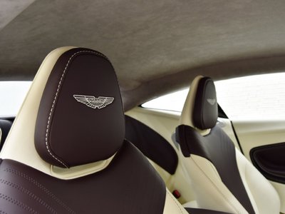 2018 Aston Martin DB11 — миниатюра 18