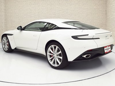 2018 Aston Martin DB11 — миниатюра 2