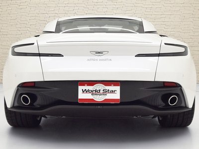 2018 Aston Martin DB11 — миниатюра 4