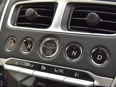 2018 Aston Martin DB11 — миниатюра 15