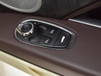 2018 Aston Martin DB11 — миниатюра 27