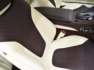 2018 Aston Martin DB11 — миниатюра 11