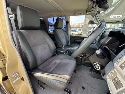2025 Toyota LAND CRUISER 70 thumbnail 40