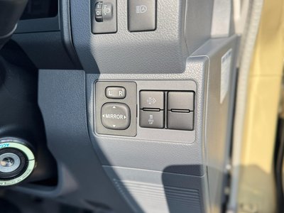 2025 Toyota LAND CRUISER 70 thumbnail 45