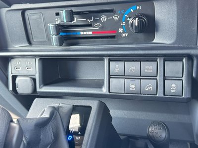 2025 Toyota LAND CRUISER 70 thumbnail 64
