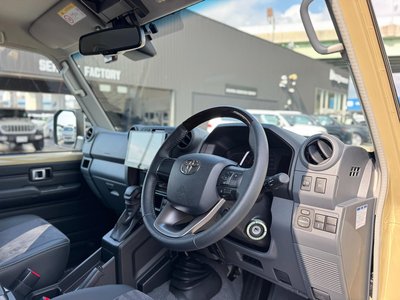 2025 Toyota LAND CRUISER 70 thumbnail 39
