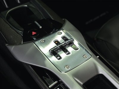 صورة 13 لـ 2026 Ferrari 12 CILINDRI