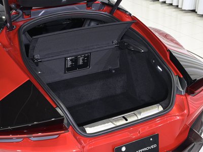 صورة 16 لـ 2026 Ferrari 12 CILINDRI