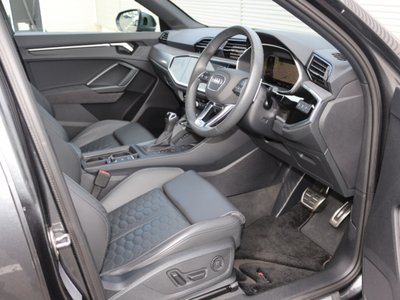 2024 AUDI RS Q3 photo 9