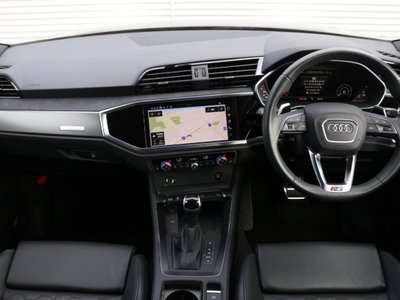 2024 AUDI RS Q3 photo 2