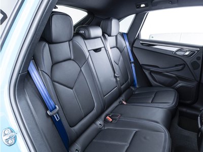 2022 Porsche MACAN thumbnail 18
