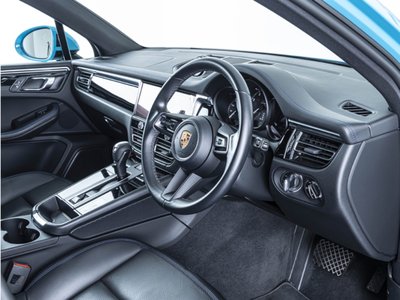 2022 Porsche MACAN photo 12