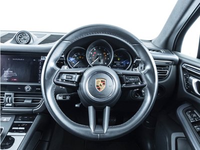 2022 Porsche MACAN photo 14