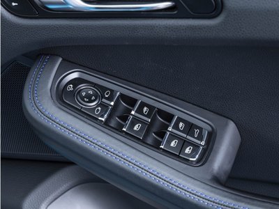 2022 Porsche MACAN thumbnail 20