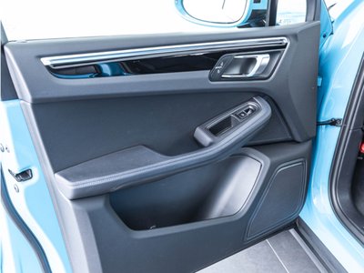 2022 Porsche MACAN thumbnail 21