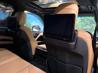 2025 Lexus LX thumbnail 25