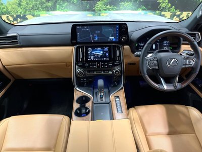 2025 Lexus LX photo 2