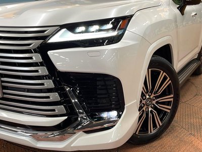 2025 Lexus LX photo 12