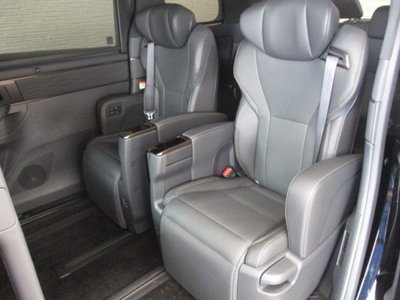2025 Toyota ALPHARD — фото 18