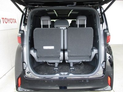 2025 Toyota ALPHARD — фото 13