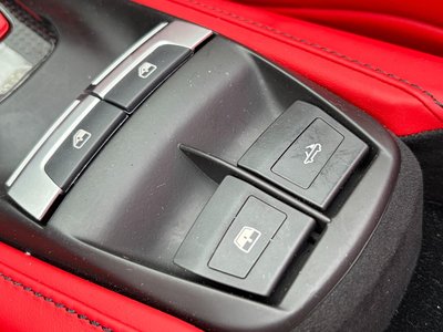 صورة مصغرة 28 لـ 2018 Ferrari 488 SPIDER