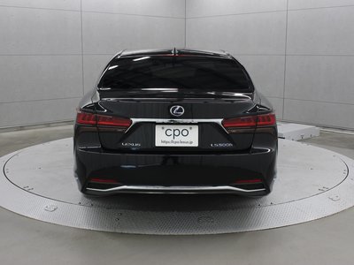 2021 Lexus LS photo 3