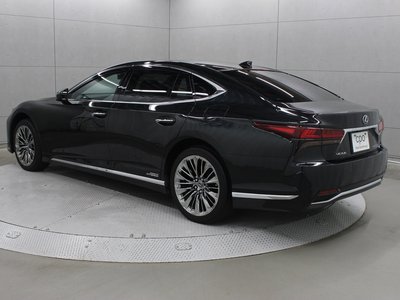 2021 Lexus LS photo 2