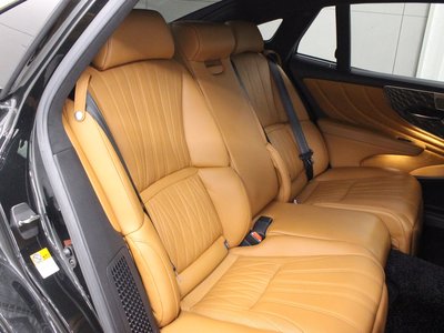 2021 Lexus LS photo 7