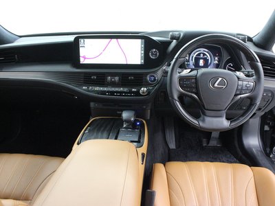 2021 Lexus LS photo 8