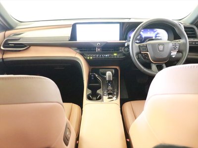 صورة 14 لـ 2025 Toyota CROWN SPORT