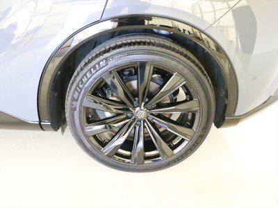 صورة 32 لـ 2025 Toyota CROWN SPORT