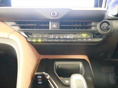 صورة 15 لـ 2025 Toyota CROWN SPORT