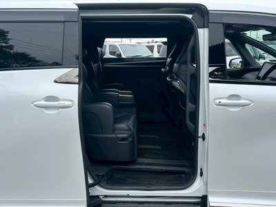صورة 32 لـ 2024 Toyota VELLFIRE