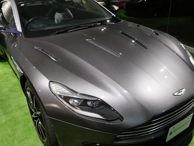 2017 Aston Martin DB11 — фото 41