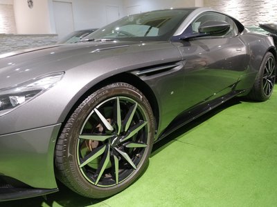 2017 Aston Martin DB11 — фото 3