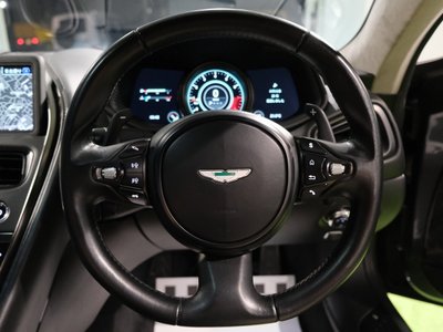 2017 Aston Martin DB11 — фото 20