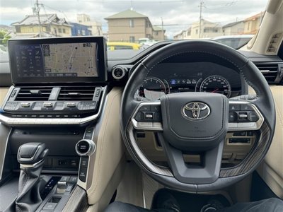صورة 17 لـ 2021 Toyota LAND CRUISER 300