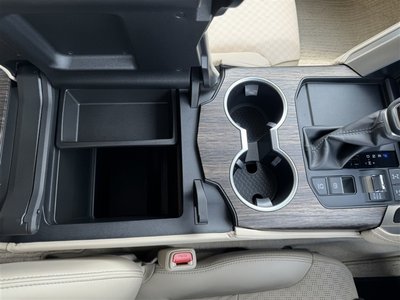 صورة 23 لـ 2021 Toyota LAND CRUISER 300