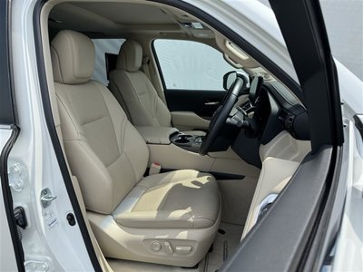 صورة 24 لـ 2021 Toyota LAND CRUISER 300