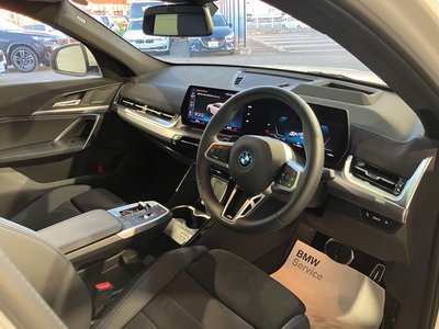 2025 BMW IX2 photo 3