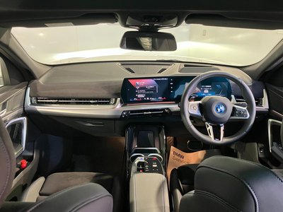2025 BMW IX2 photo 5