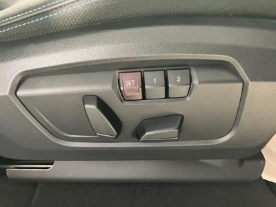 2025 BMW IX2 thumbnail 27