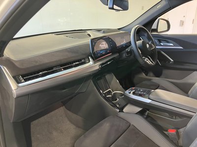 2025 BMW IX2 photo 4
