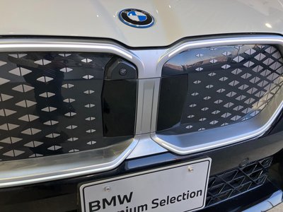 2025 BMW IX2 photo 13